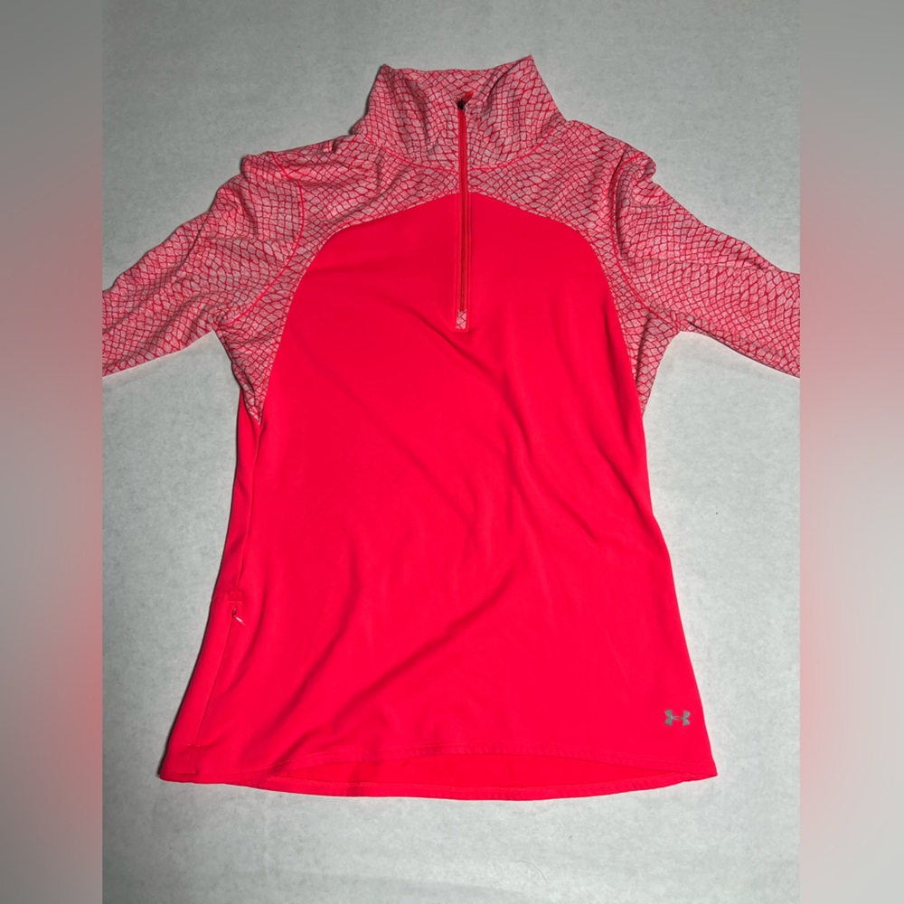 Women’s Fitted Under Armour 1/4 zip long sleeve size XL.